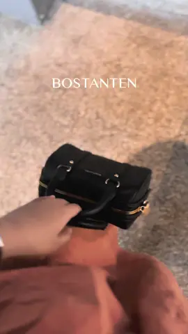 Tiny but full of style! Ashline Bag is giving major cutie vibes 💕👜 Which color is calling your name? #BOSTANTEN #fyp #taswanita #Bostanten #fypage 