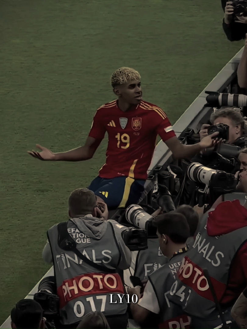 seteadora ||#fyp #edit #lamineyamal #football #paratii #seteadora #nickinicole #fcbarcelona