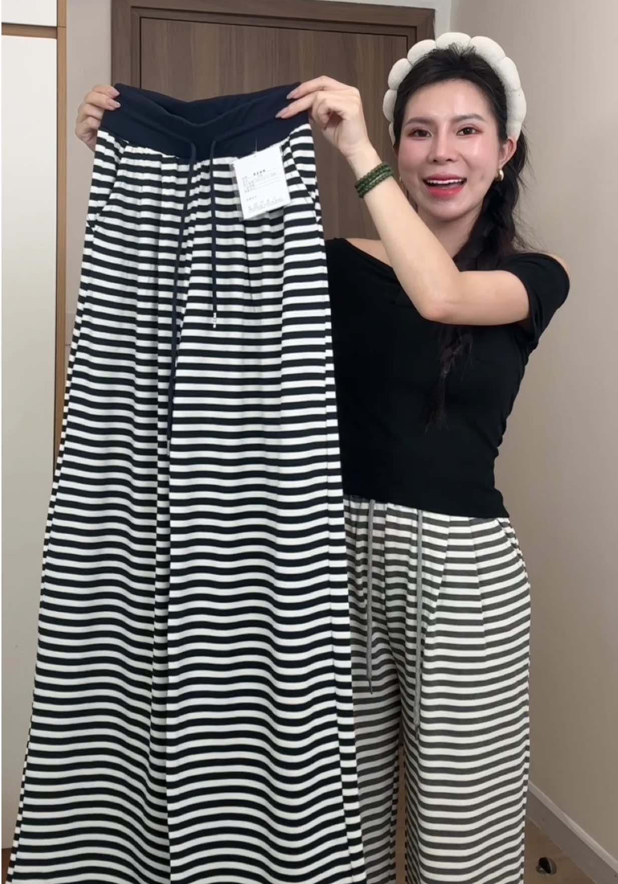 Dã man một trong những chiếc quần ưng í nhất của tuiii. Giá 139🐠thui các tỷ ơiii #quansuong  #quanongrong  #quanaonu  #thoitrangnu  #foryou 