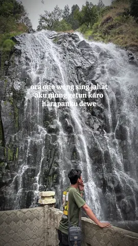 harapanku sing keduwuren 🙃 #airterjunefrata #airterjunefratasamosir #samosir #samosirindah 