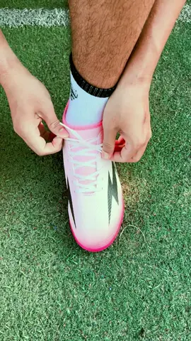 Đôi giày bóng đá này đẹp mà rẻ nha ae, nhiều ae mê… #GiayDaBongNamDep #BongDa #GiayDaBanh #Mesút_Football #Mesút_Flash 