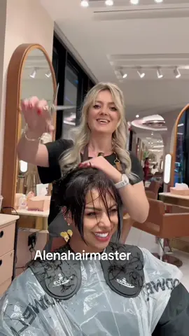 Let me take your guesses. What do you think about this beautiful person? Her heart is as beautiful as her face. The video has been watched 7 million times before. How many views will it get now? #fyppppppppppppppppppppppp #beauty #beautiful #gulfcountries #قصات_شعر #foryourpage 