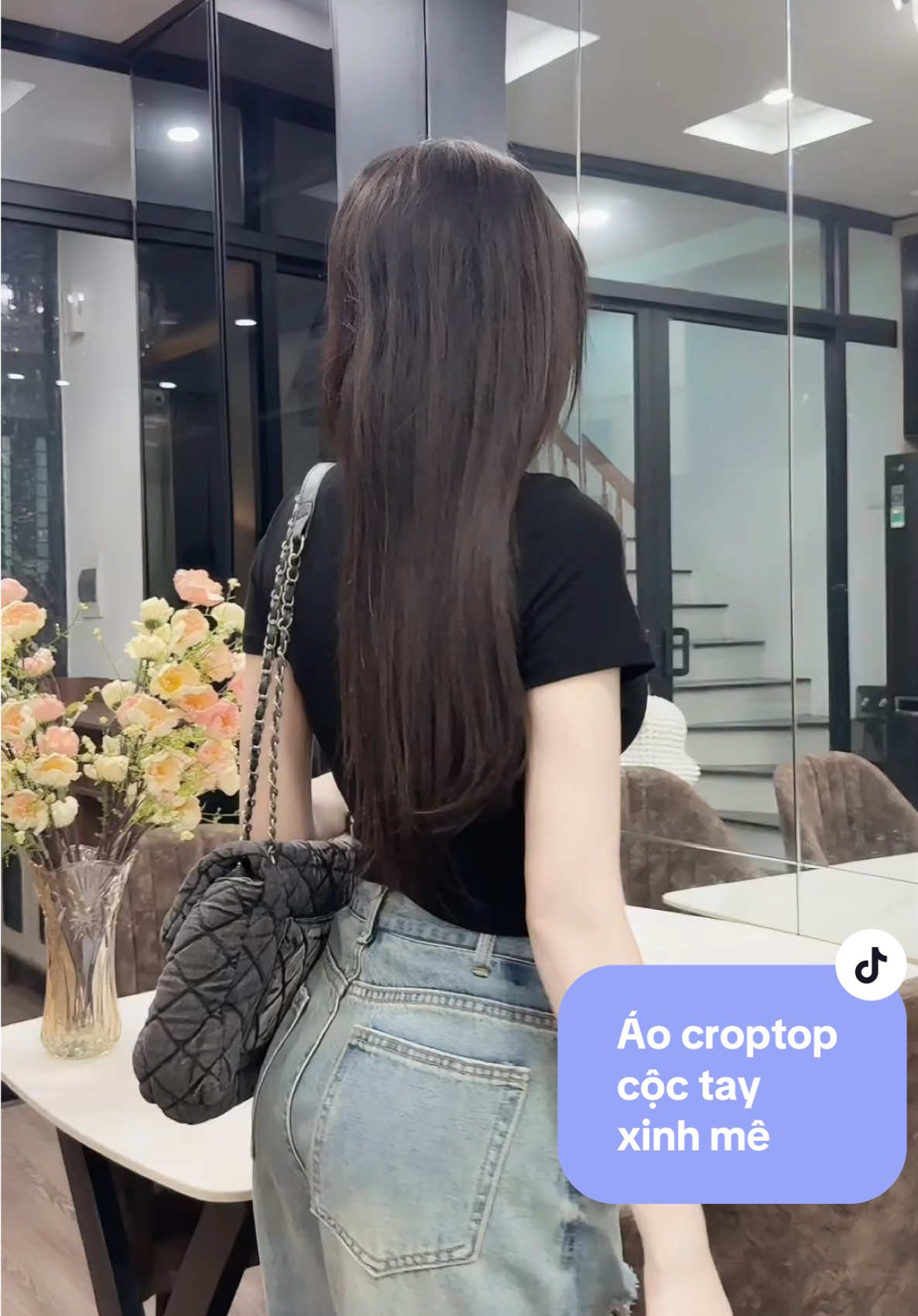 Bà nào mê mấy em áo tôn da tôn dáng thì đừng bỏ qua em nó na , đẹp nhức néc í #áo #aocroptop #aobody #aodep #aococtay 