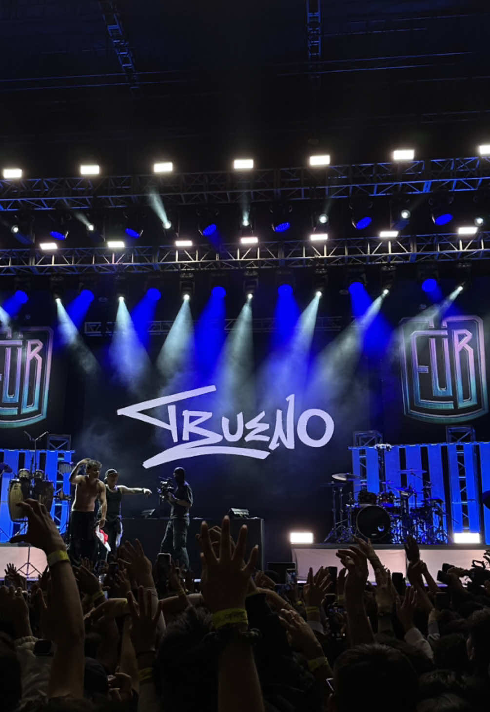 necesitaba subir esta 🙂‍↔️ @Trueno #fyp #paratii #foryoupage #concierto #peru🇵🇪 