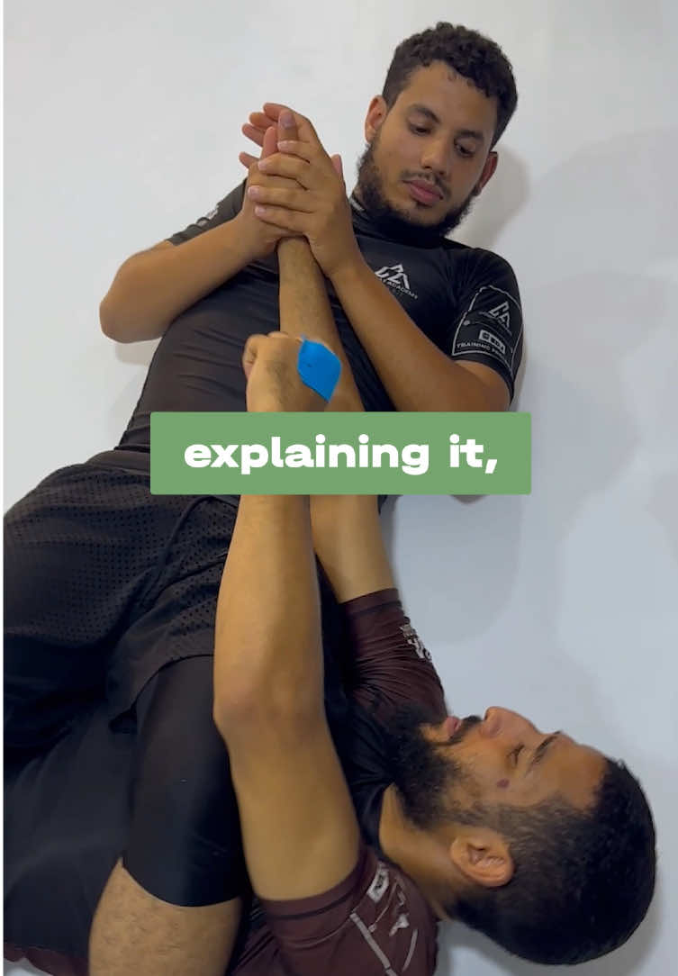 White belt wisdom at its finest 😅 When you’ve been training for 2 weeks and you're ready to pass on the 'knowledge'... 🥋😂 #bjjlifestyle #bjj #jiujitsu 