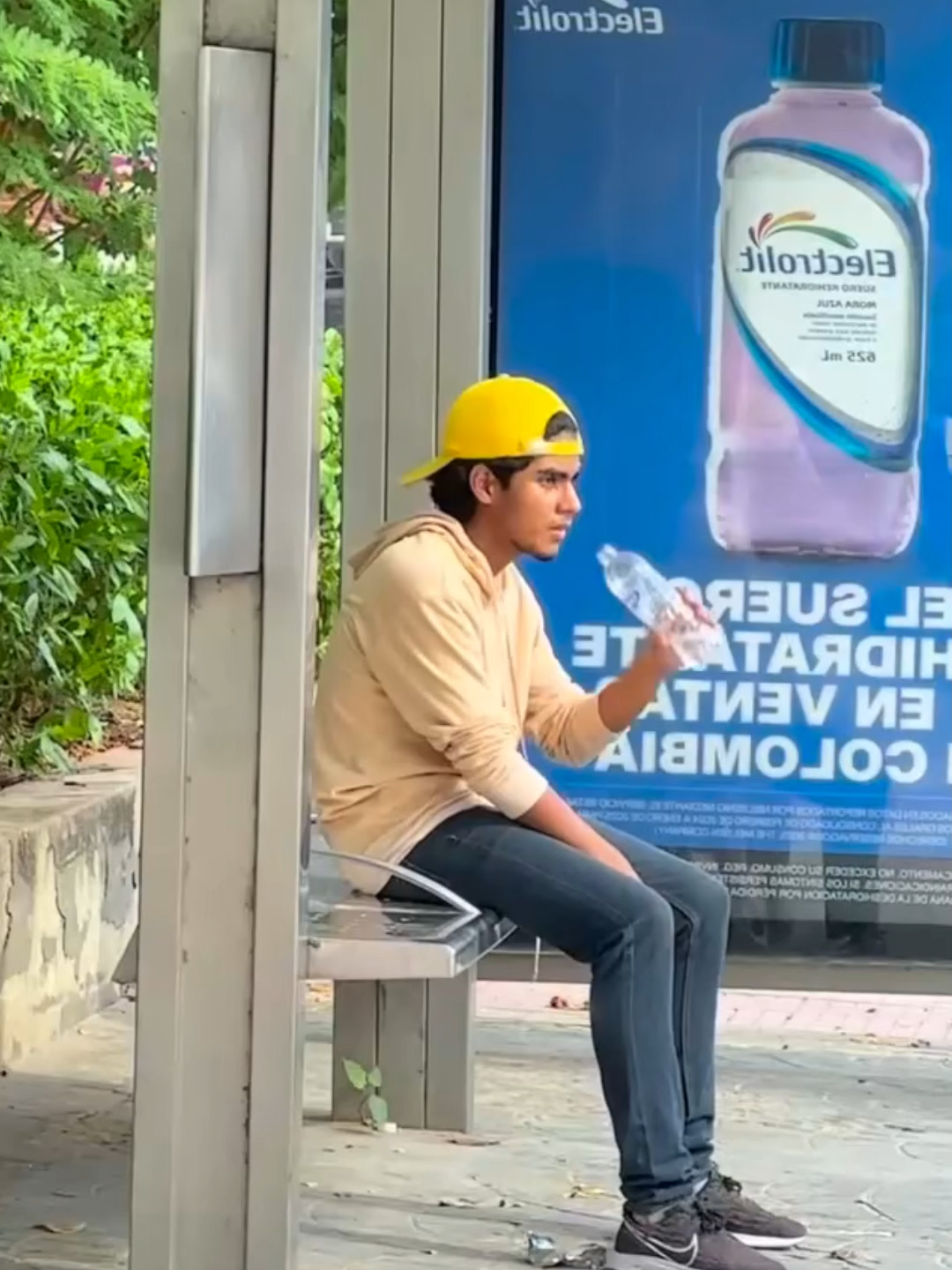Electric swing prank 🛝😂