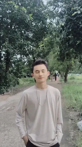 အောက်နခမ်းလေးဖောင်းတက် ဘာညာပေါ့ကွာ 