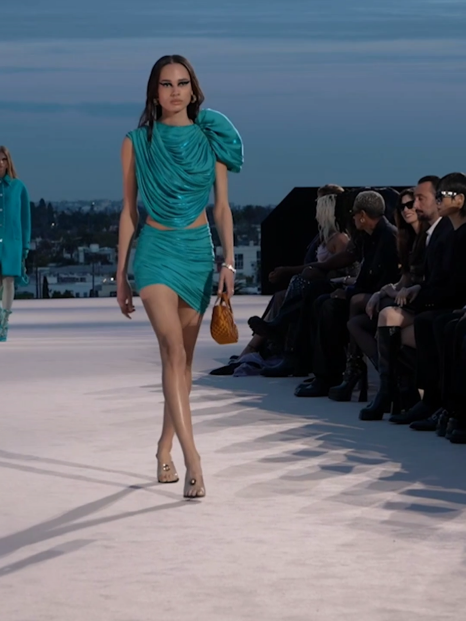 VERSACE FW 23/24 Los Angeles  #fashionweek #versace #moda #fashion #fashiontiktok 