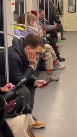 my work starts at 8:00 me at 7:59 😜 #москва #метро #metro #prank #пранк 