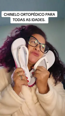O Chinelo DuRio é leve, macio, antiderrapante e com apoio ortopédico que ajuda a aliviar dores causadas por  facite esporão e na coluna. Mais segurança, conforto e qualidade de vida para quem valoriza bem-estar todos os dias. 🌸✨ #ChineloDuRio #ConfortoParaIdosos #BemEstar #SaúdeDosPés #Ortopédico 