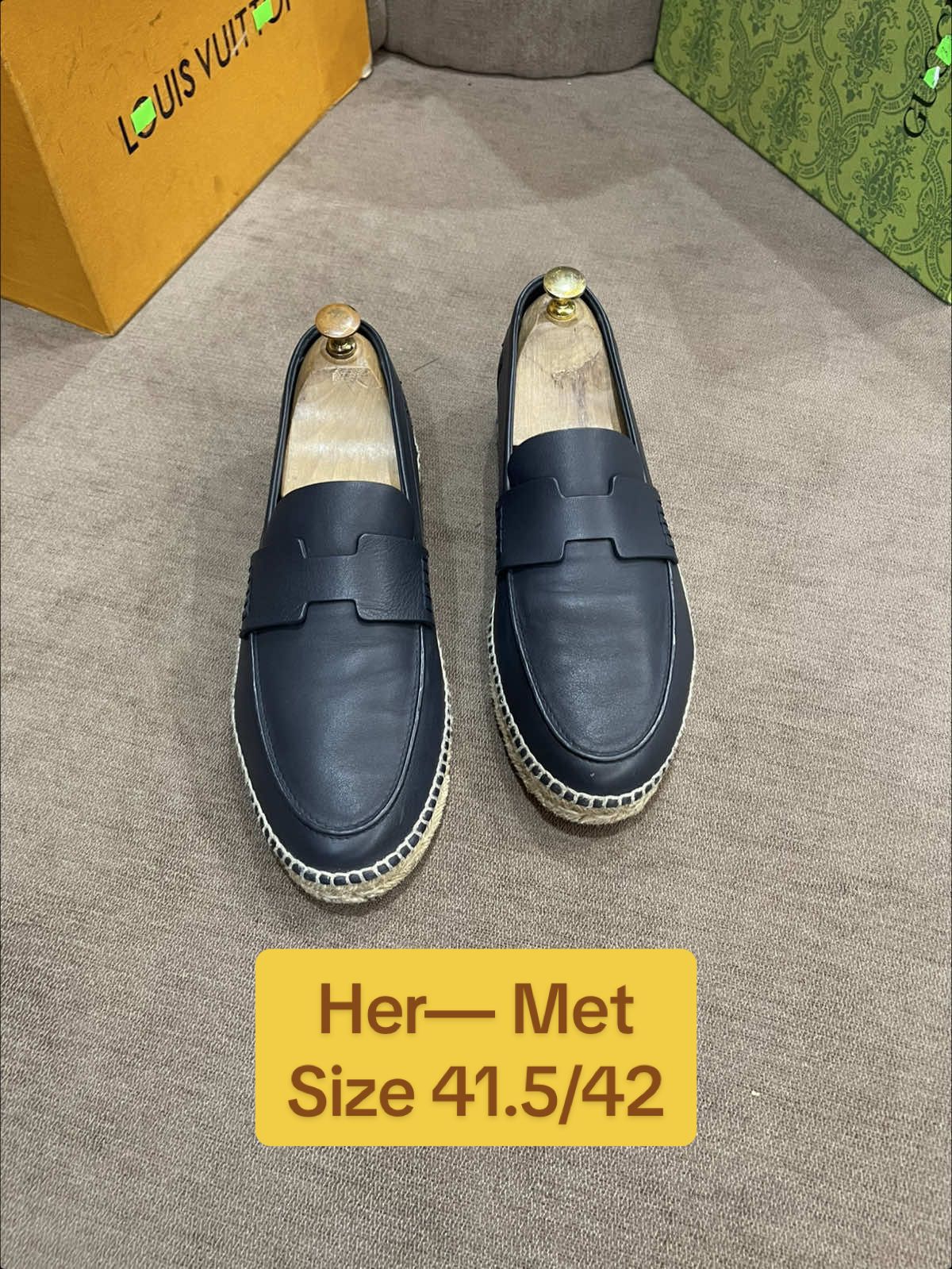 Sneaker Her—Met Size 41.5/42 Sự lựa chọn hoàn hải cho sự tinh tế, khẳng định phong cách lịch lãm nhưng vẫn giữ được sự thoải mái, phóng khoáng 📲@988.44năm819 ##giay2handchinhhang  #giay2handreal  #giaysneaker  #xuhuong  #fyp 