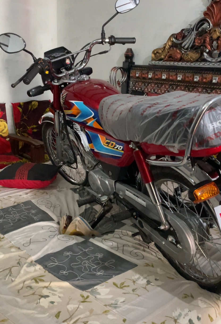 Bike ka bed 😂#youtube #fikrubahi #foryoupageofficiall #newtrend 