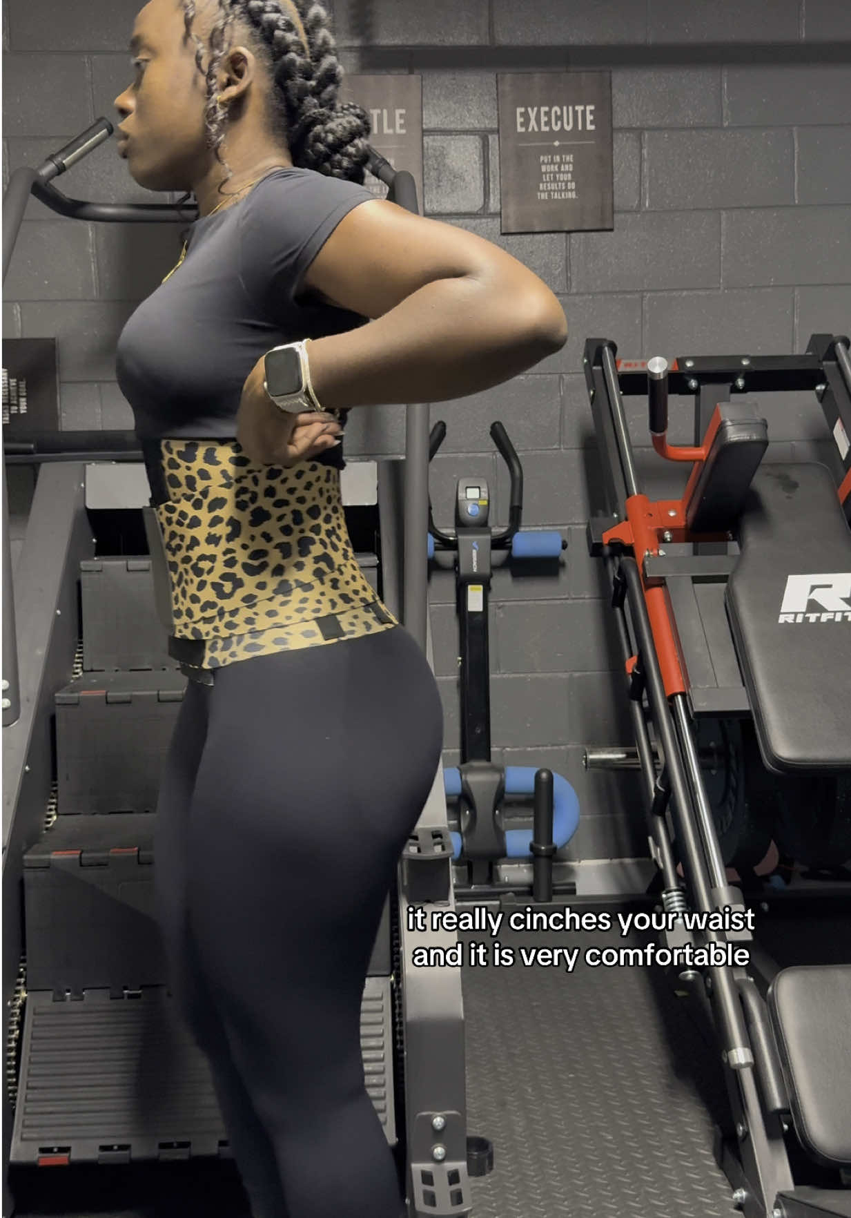 This is not like the those hook ones that are difficult to put on! #waisttrainer #Fitness #GymTok #fyp #feelingirl 