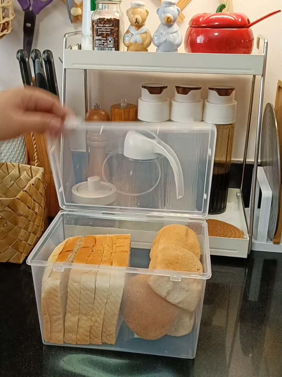 Mas matagal na ang shelf life ng bread sa ref using this Container 😊 #breadbox #breadcontainer #bread  #breadstorage #breadstoragebox 