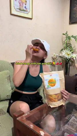 Sweet Dried Mango with Salt and Chili 🥭🌶️🌶️ #fyp #driedmango #sweetmango #chilimango #mangolover 