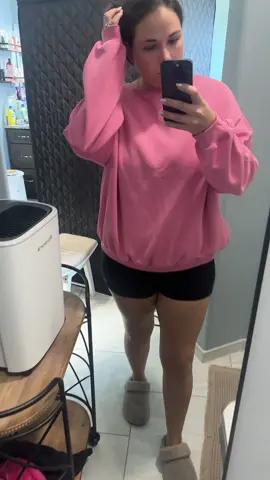@O QQ #crewnecksweatshirt #TikTokShopFashion #loungewear #tiktokshopcreatorpicks 