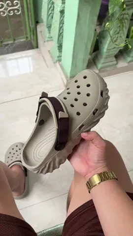 ganda pamorma nito adjustable na den yung strap #clogsshoes #clogs #slippersformen #slippersforwomen #affordable 