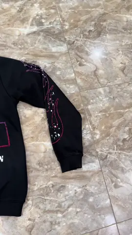 Streetwear Custom SweatShirt made in fleece fabric in 300 GSM with screen printing all over it.*We do all kind of customized work*If you also want best in custom apparel dm or whatsapp at +92 312 7536091. . . . #privatelabel #customshirt #viralusa #usaclothingbrand #fyp 