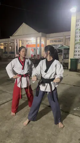 Lấy chiếc su xì bo cô chở tụi e đi dạo phố😂😂#xuhướng #trend #Taekwondo #ilovetiktok #lớpvõcôHằng 