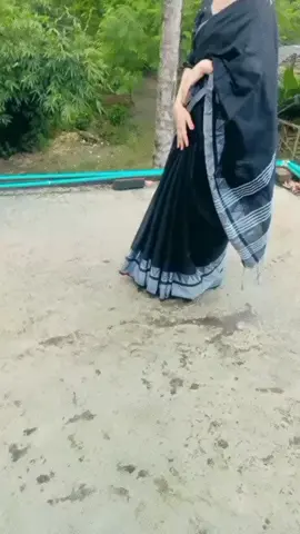এক পা দুপা করে তুই এলি এ মনে শেখালি আমাকে ভালোবাসার মানে 🙂❤️‍🩹❤️