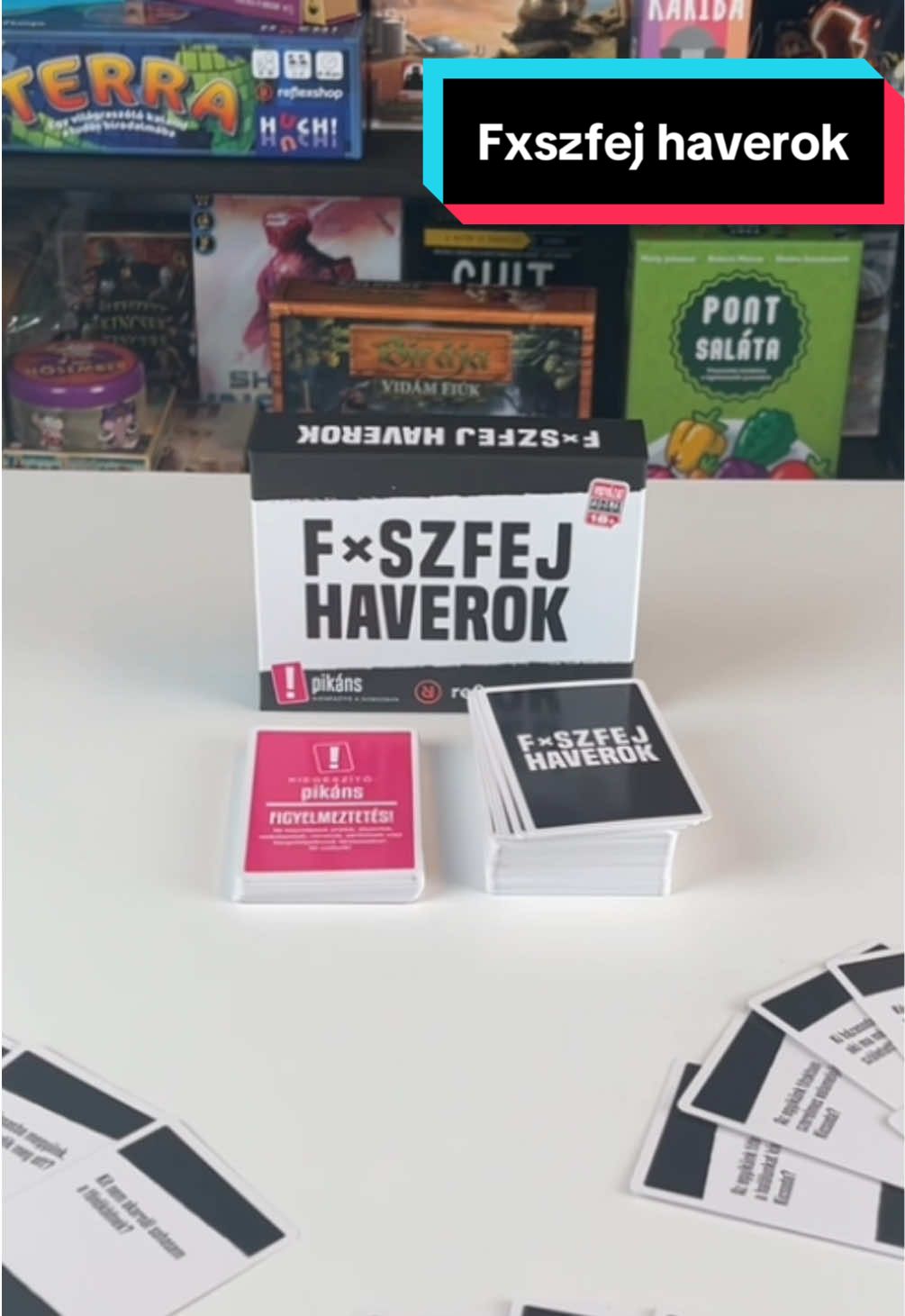 A Fxszfej haverokban játékosok véletlenszerűen húznak kártyákat, melyeken kijelentések lesznek valakinek a személyiségéről. Ezután mindenkinek szavaznia kell egy emberre, akire szerinte illik a leírás. A sértődés és a röhögés garantált! Ilyen barátok mellett minek ellenség? A Fxszfej haverok tökéletes játék életre szóló barátságok derékba törésére, pocsék első benyomás tételére és/vagy a családi összejövetelek szétcseszésére. Egy igazán pörgős és egyszerű partijáték! A játék nagyon egyszerű: minden körben húztok egy kártyát egy kérdéssel, majd mindannyian szavaztok valakire. Itt minden kérdés vagy kijelentés valaki jellemére garantáltan igaz lesz, már csak rá kell mutatnod, hogy kire! Aki pedig a legtöbb szavazatot kapja, az bizony begyűjtheti a kártyát. Az igazi barátok pontosan tudják, hogy hol a másiknál a határ - ész szemrebbenés nélkül lépik át azt. Válasszatok a gyökerebbnél gyökerebb kérdések közül, és bökjetek rá egyszerre arra a haverotokra, aki először eszetekbe jutott. Aki leghamarabb kityűjt 5 kártyát, hivatalosan is kikiáltható fxszfej haverrá.     De ha az alapjáték unalmas lenne, akkor válasszatok a három másik, italoktól sem elzárkózó játékváltozat, és a több mint 100 kínos szitu közül! Ne feledd - ha a barátaid között nincs egyetlen fxszfej sem, akkor nagy az esély arra, hogy Te vagy az! #tarsasjatekrendeleshu #partijáték #buli #társasjáték #társas 