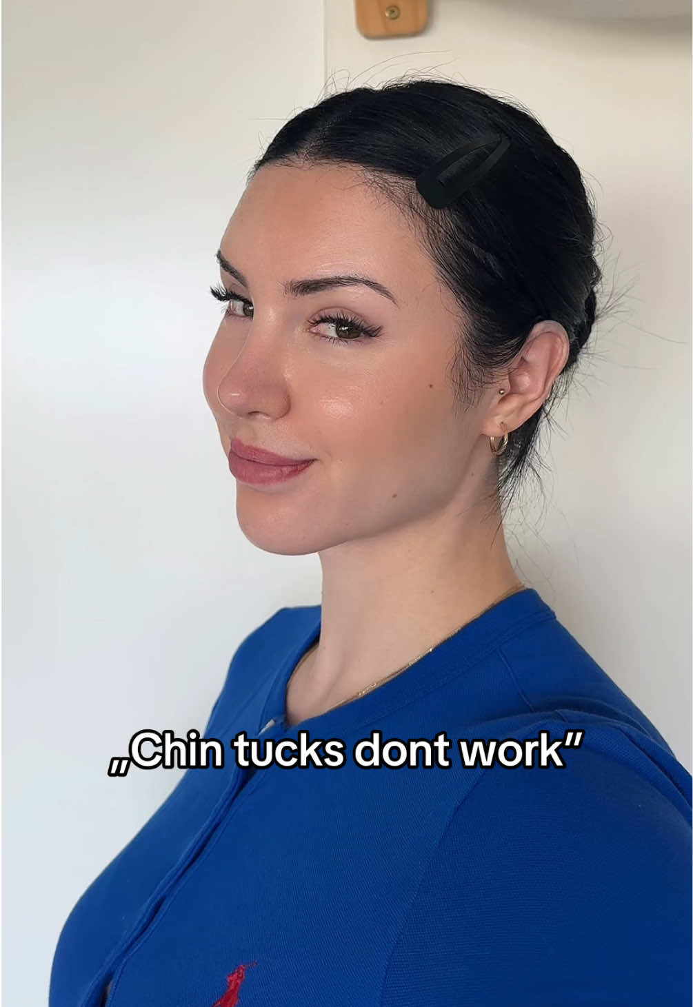 Dont forget to do your chin tucks for a better side profile 🤫 #beautytips #chintucks #looksmaxing 