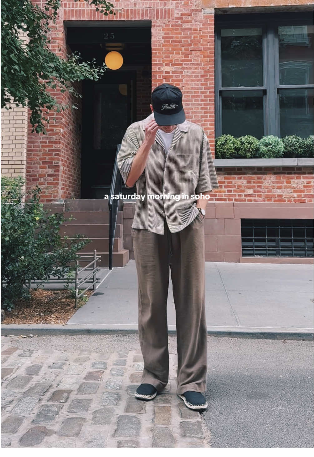 a saturday outfit for errands in soho, NYC — sunglasses from @Melonz Eyewear, shirt from @Elwood #everydaystyle #nystreetstyle #soho #nyc #outfitinspo 