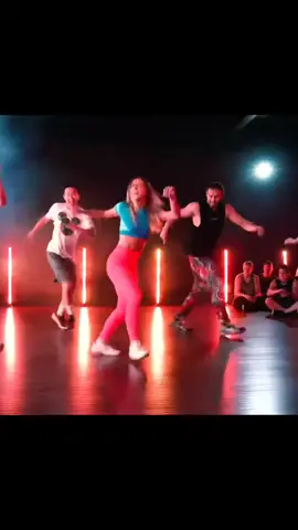 Надо же ( ремикс)#ремикс #надоже #танцытикток #dansetiktok #danse @♐ Ledi 💥 