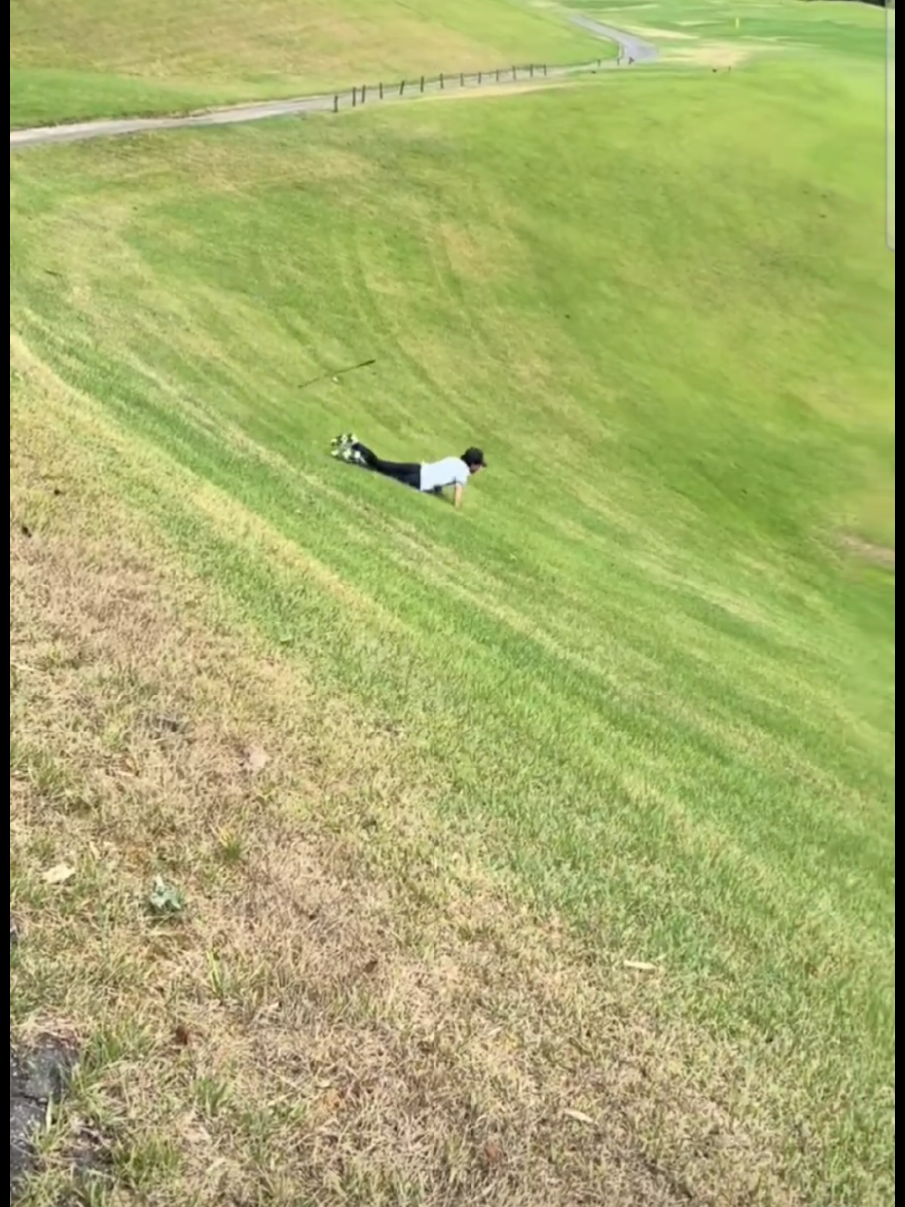 ใครมันจะไปตีกอล์ฟได้ดีทุกวัน  🤣🤣🤣 ⛳️🏌‍♂️#ตลก #Golfer #golffunny #คลิปตลก #ฮาๆ 