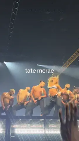 Dear God  @tate mcrae  Tate McRae Chicago, IL 8/15/2025 #TateMcRae #MissPossessiveTour #MissPossessiveChicago #ChicagoConcert #UnitedCenter