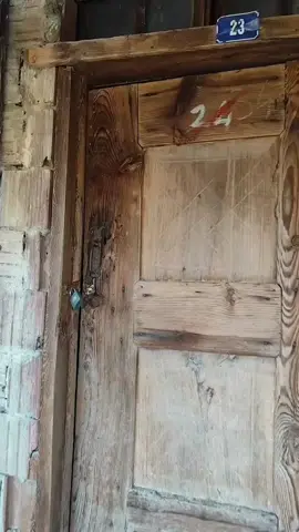 Kimbilir ne anılar var o evde ne mutluluklar ne hüzünler ne acılar yaşandı🥺