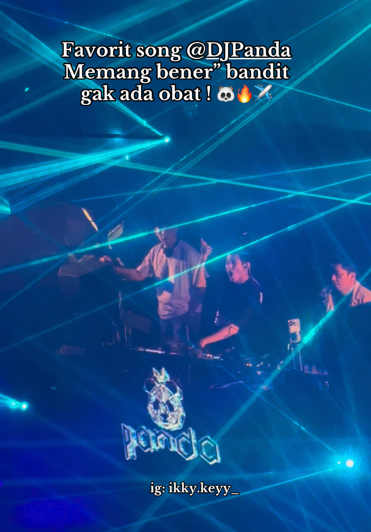 Keseruan semalam perform dgn lagu favorit @DJ Panda di Black Owl🐼🔥#djpanda #fypage #trend #pandagank #viraltiktok 
