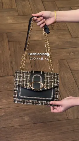 #tiktokป้ายยา #กระเป๋าสายโซ่ #กระเป๋า #กระเป๋าสะพาย #กระเป๋าผู้หญิง 