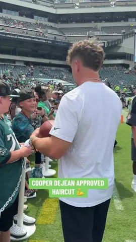 inspiring the next gen ❤️ #cooperdejean #nfl #philadelphiaeagles 