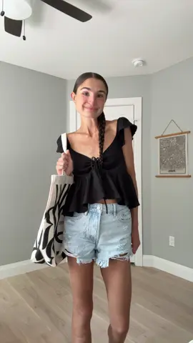 today’s simple outfit <3 good morning #OOTD #outfit #outfitinspo #fitcheck 