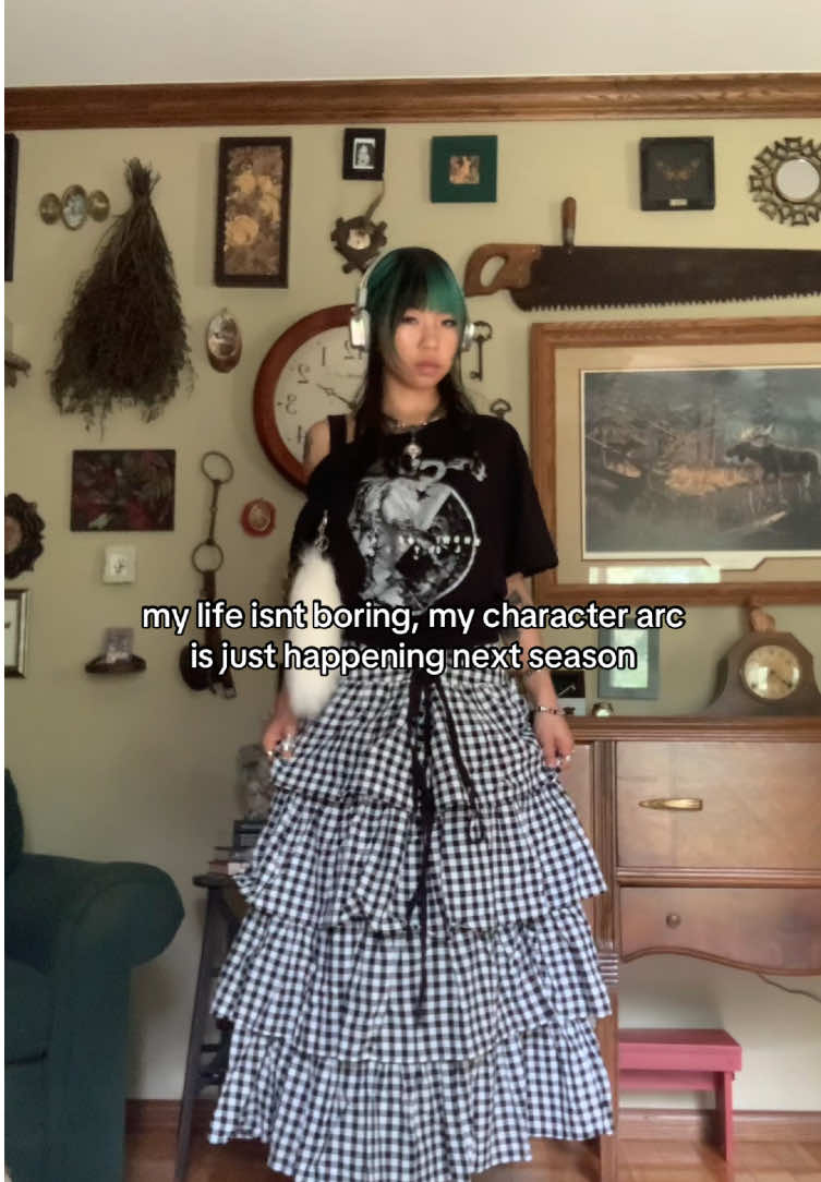 skirt from @hottopicofficial 🖤#fashion #outfitcheck #grungefashionideas #htfxbacktoschool2025 #sponsoredbyht 