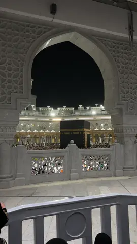 انظر للكعبه 🥹🖤🕋 #مكة #makkah #makkahmadinah🕋 #foryou #fyp 