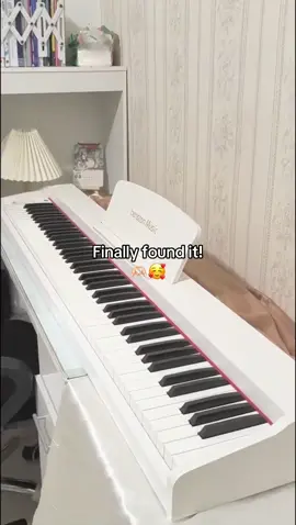 The best piano yang worth it dengan harganya so faaar  🖤🖤🖤 #piano #benston #foryoupage #fyp #viral 