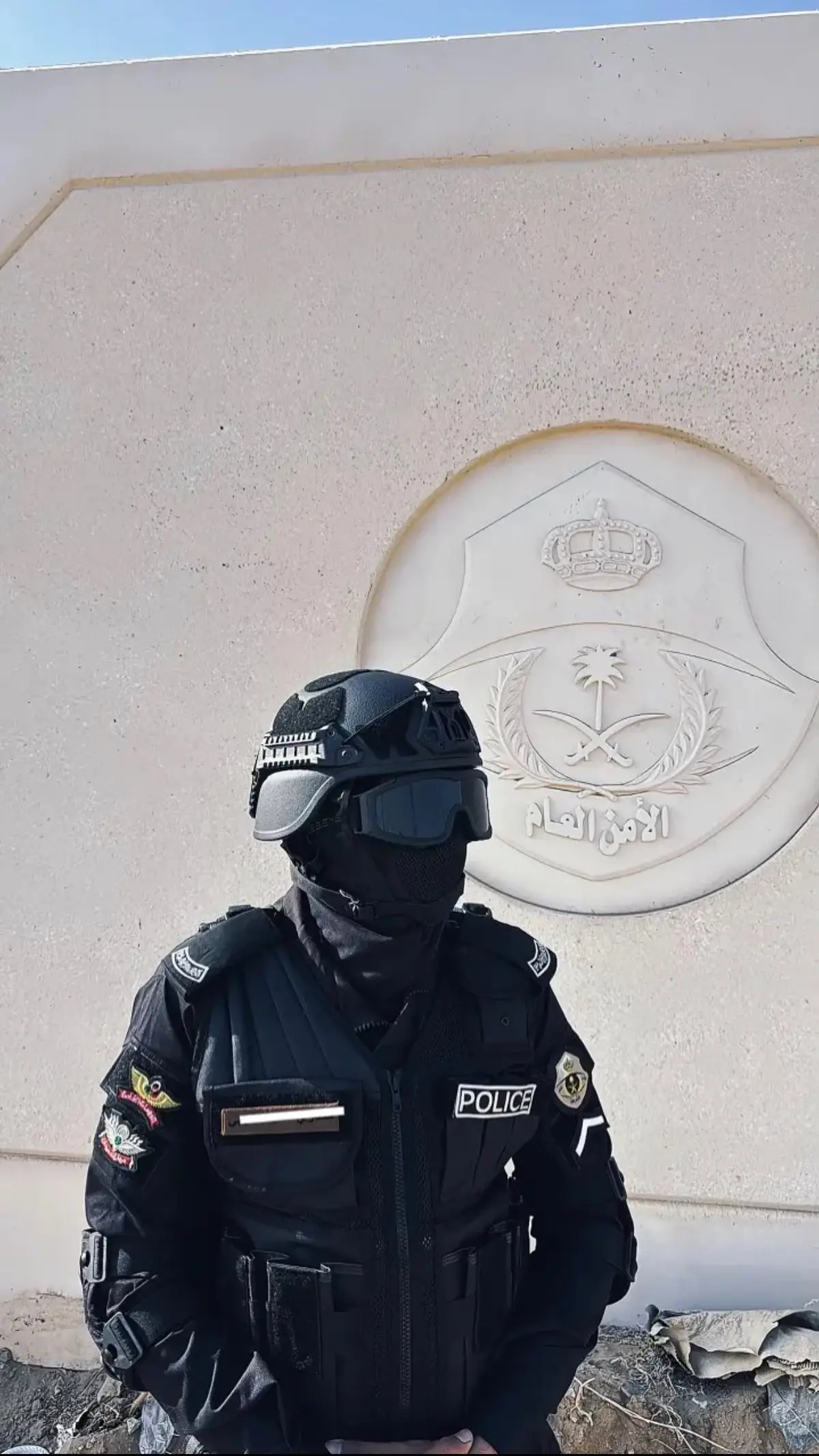 الحياة تسير مثل القطار السريع ، لا تنتظر أحدا ولا تعود أبدا. لم نتقدم ، ومرت ذكرياتنا دون أن ندرك جمالها. عشنا كل لحظة ببراءة ، نطارد أحلامنا ، نضحك من أعماق قلوبنا ، متحررين من هموم الغد