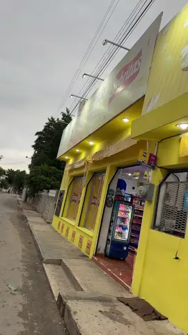 Los veo por aquí! 💛 #tienda #abarrotes 