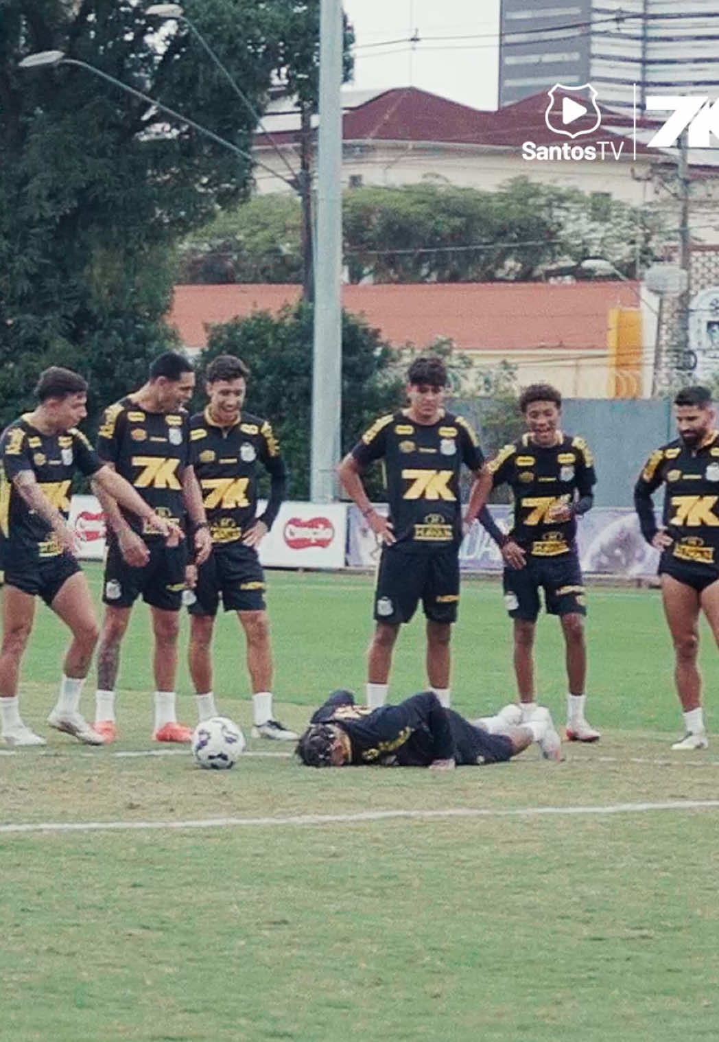 Também acontece com os melhores, Ney... 😅 #Santos #SantosFC #TikTokEsportes #Neymar #NeymarJr 