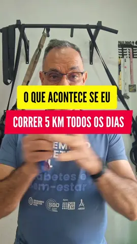 É a essa dica de corrida de rua vai ajudar a você correr 5 km sem lesão correr 5 km todos os dias têm vários benefícios mas você precisa ajustar o céu treino de corrida de rua você precisa melhorar nossos exercícios de força pra correr mais rápido correr sem lesão e veja essa dica de corrida. #corrida #dicasdecorridasderua #dicasdecorrida #correr #corridaderua 
