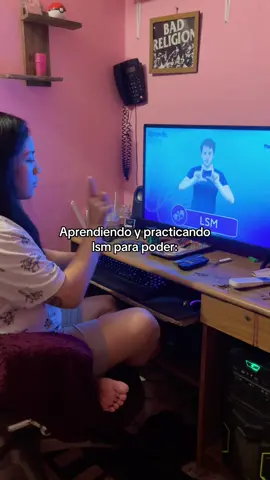 No hay mejor maestro que una persona con discapacidad auditiva para aprender su lengua, ya no estamos siempre juntos pero sigo aprendiendo y practicando para cuando me necesite. 💙   #lsm #principiante #aprendiz #discapacidad 