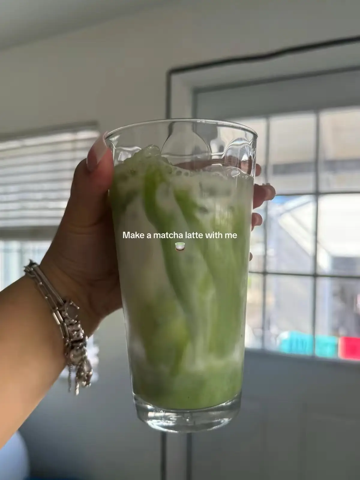 make a matcha latte with me 🍵 #matchalatterecipe #matchalatte #matchalover #marukyukoyamaen #aoarashi 