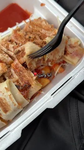 اللي يعرف شاورما مين فنان🙂‍↔️❣️. #وجدان_احمد #صبياء_جيزان_الجنوب_اكسبلور #foryoupage #الشقيق #الدرب 