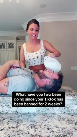 Enjoying our 2 week reset, goofing around while we keep ppl waiting for our LoUd come BaCk! ##keeptalking##sayingmynamemakesmemoney##havingfun##enjoyinglife##justwaitforit