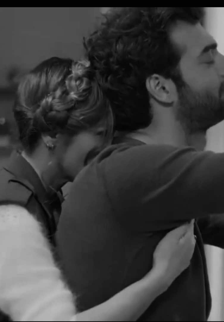 🔝#poyrazkarayel #foryoupage #بويراز_كارايل #التاريخ_يكتبه_التعساء #بويراز_عائشه_جول 