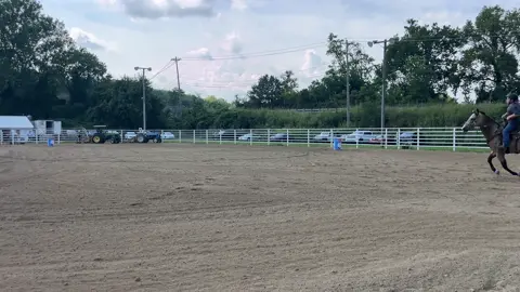 Harland’s first time cruising Breezer through a set of barrels since last year. Thanks @Amber Moore for letting Harland ride him. #fyp #fypシ #barrelracing #timeonly #barrelracer 