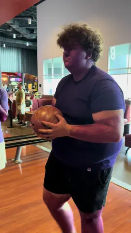 Bowlers hit some practice shots #clashroyale 