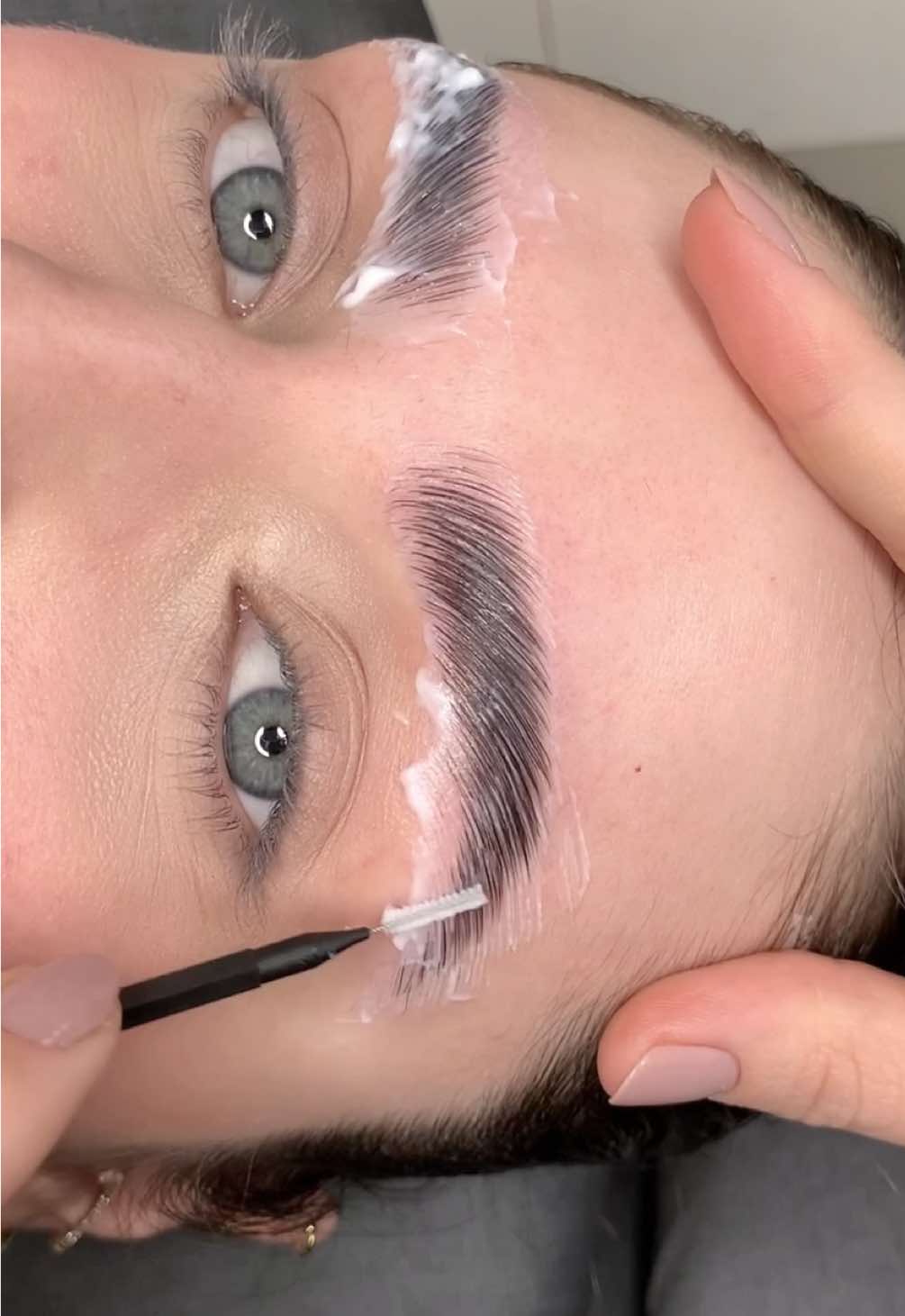 brow lamination 🤤 #browlamination #sobrancelhas #browshaping #browsonfleek #browartist